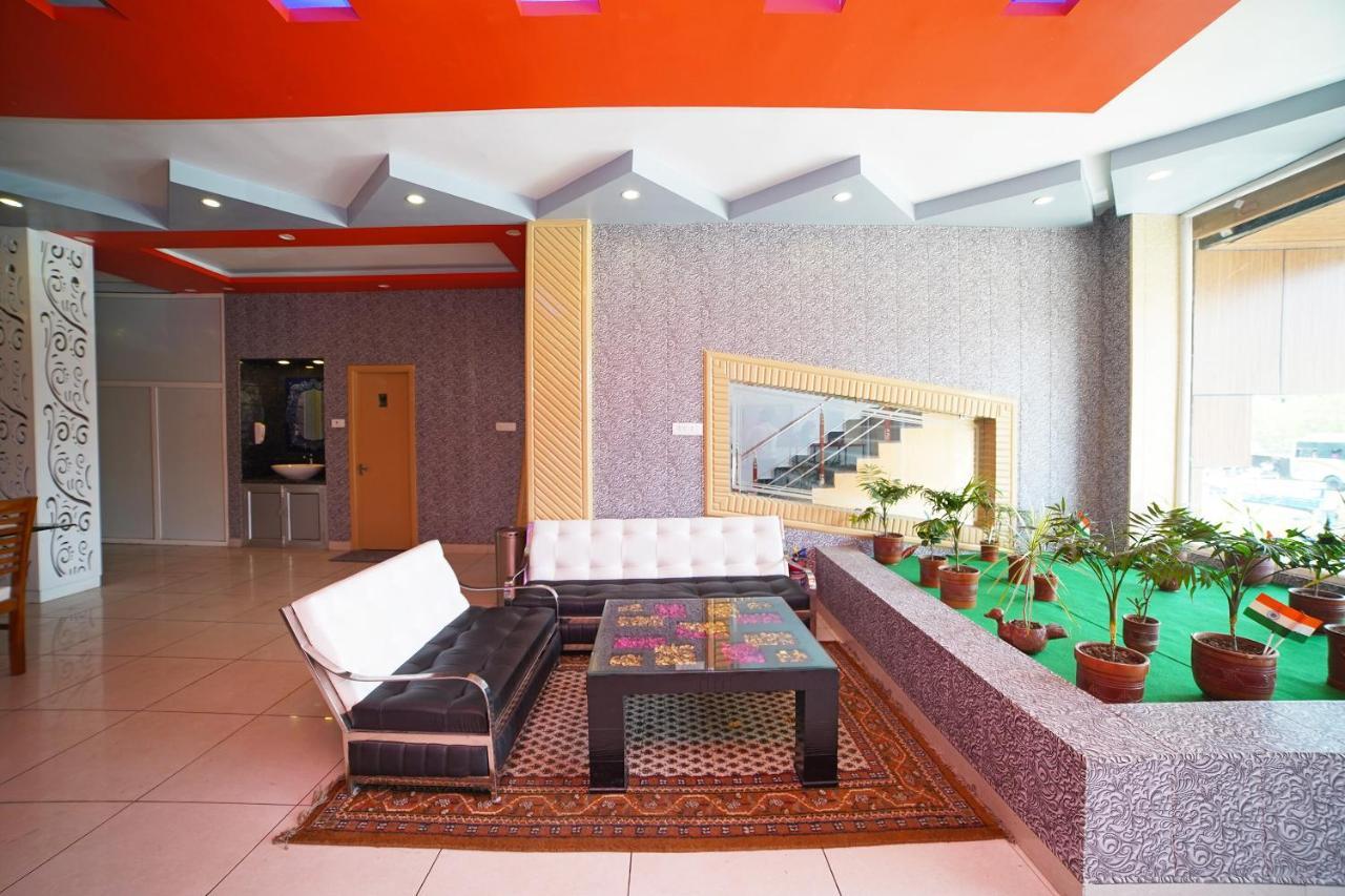 Kashipur Oyo 39539 Hotel Vansh & Restaurant מראה חיצוני תמונה